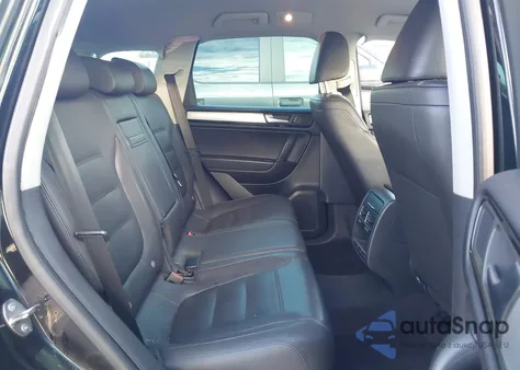 2014 Volkswagen Touareg 3.6L Sport z USA, uszkodzony, nr VIN WVGEF9BP2ED002282